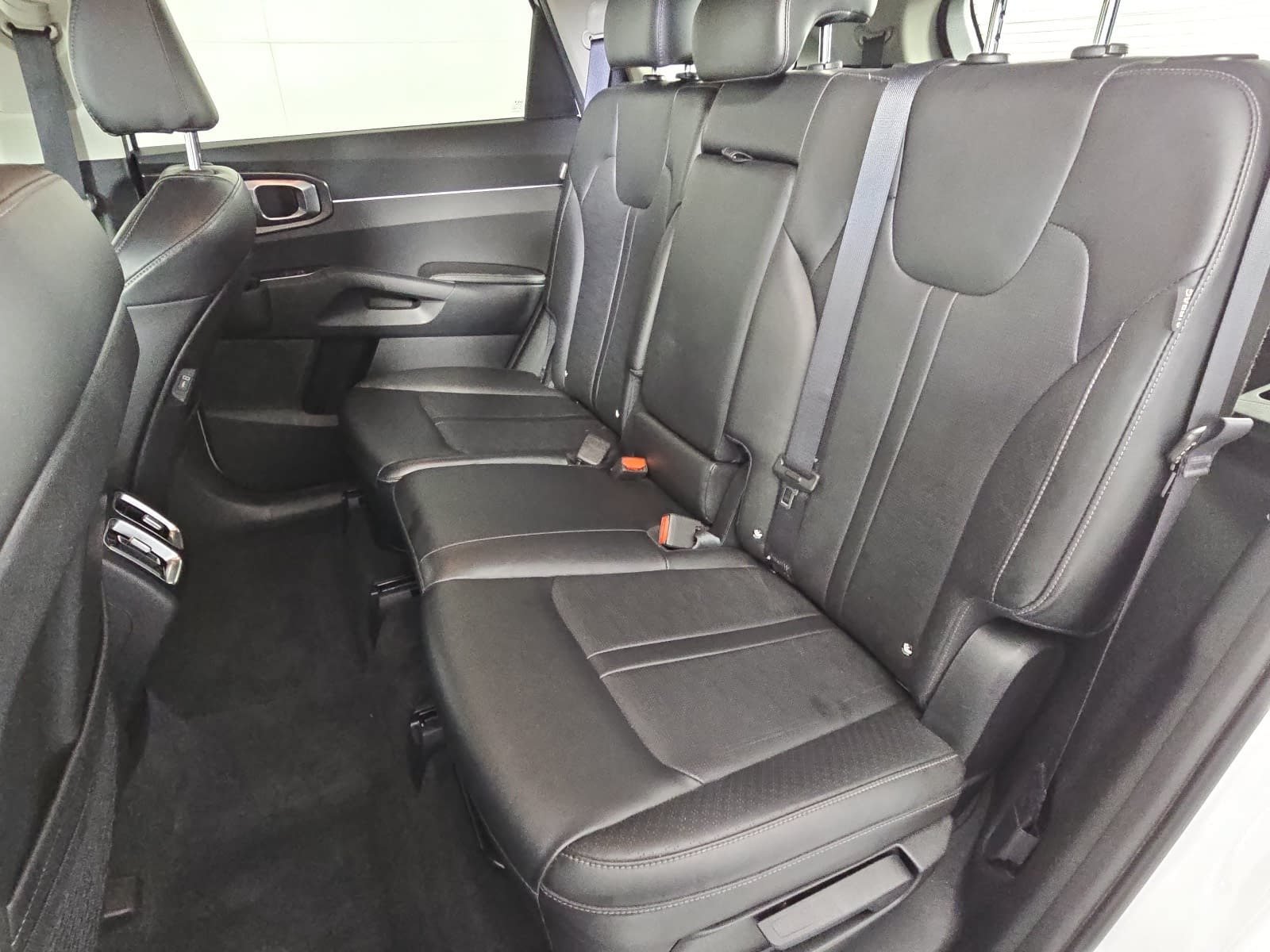 Used 2024 Kia Sorento S FWD image 13