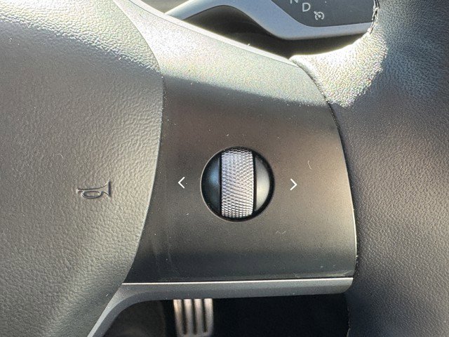 Used 2022 Tesla Model Y Performance image 21