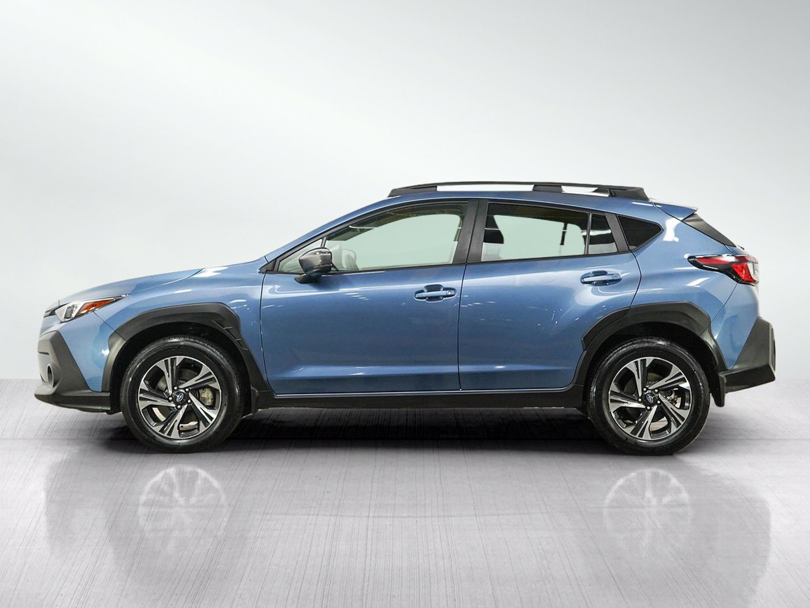 Used 2024 Subaru Crosstrek 2.0i Premium AWD/4WD image 2