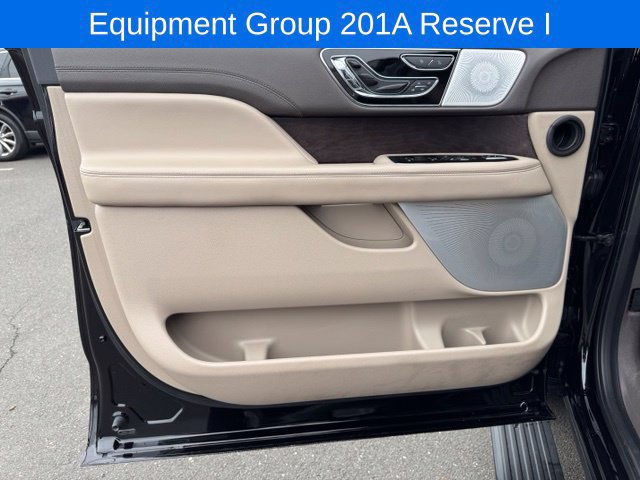 Certified 2023 Lincoln Navigator Reserve AWD/4WD image 13