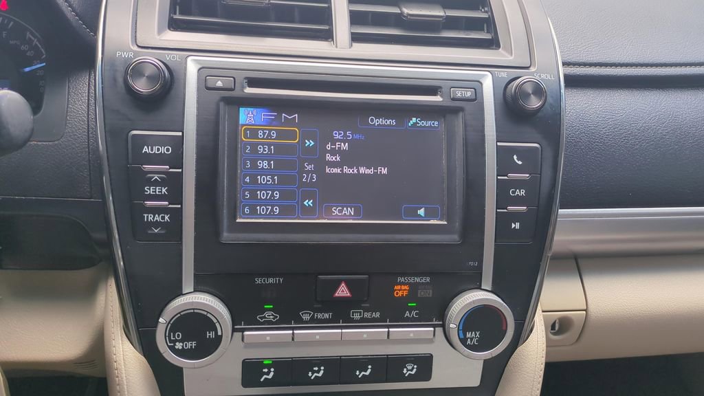 Used 2012 Toyota Camry LE image 23