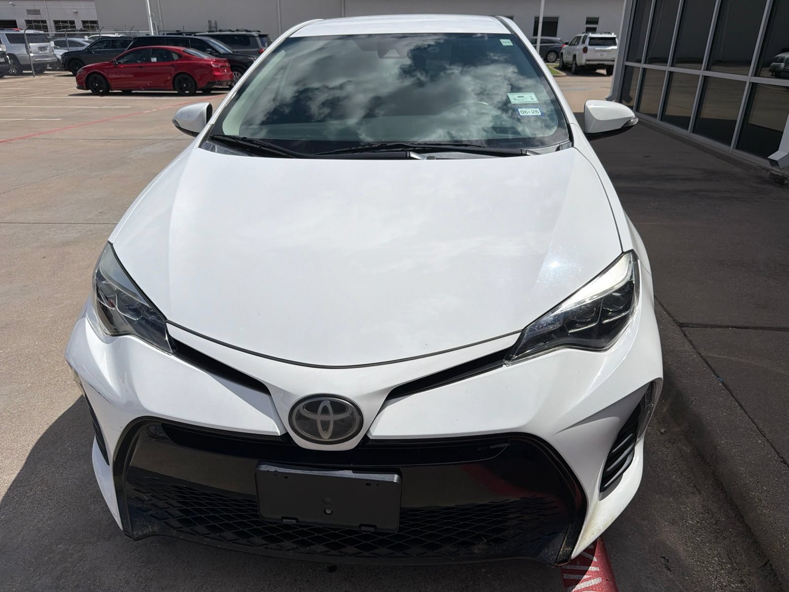 Used 2019 Toyota Corolla SE FWD image 3
