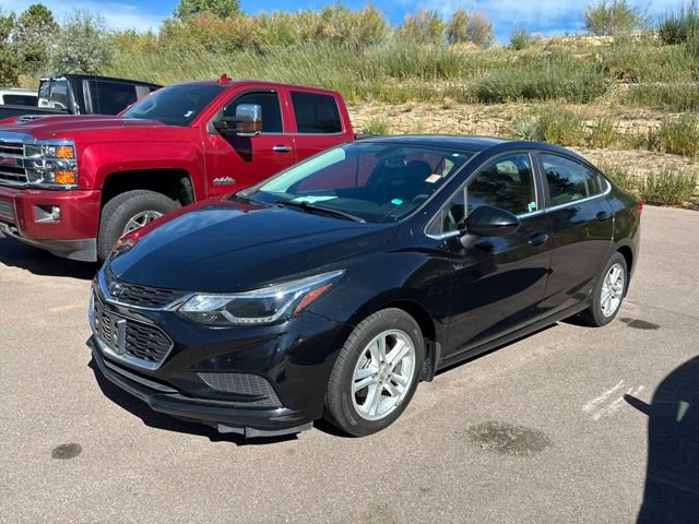 Used 2017 Chevrolet Cruze LT w/ Convenience Package FWD image 2