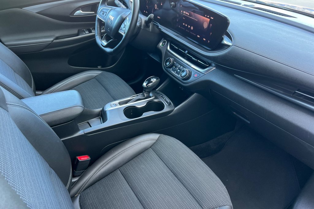 Used 2024 Buick Envista Preferred w/ Convenience I Package image 13