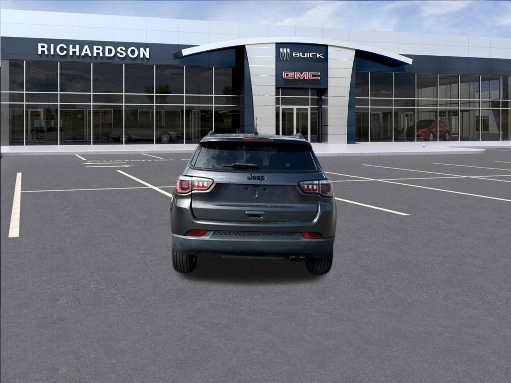 Used 2018 Jeep Compass Latitude w/ Popular Equipment Group FWD image 4
