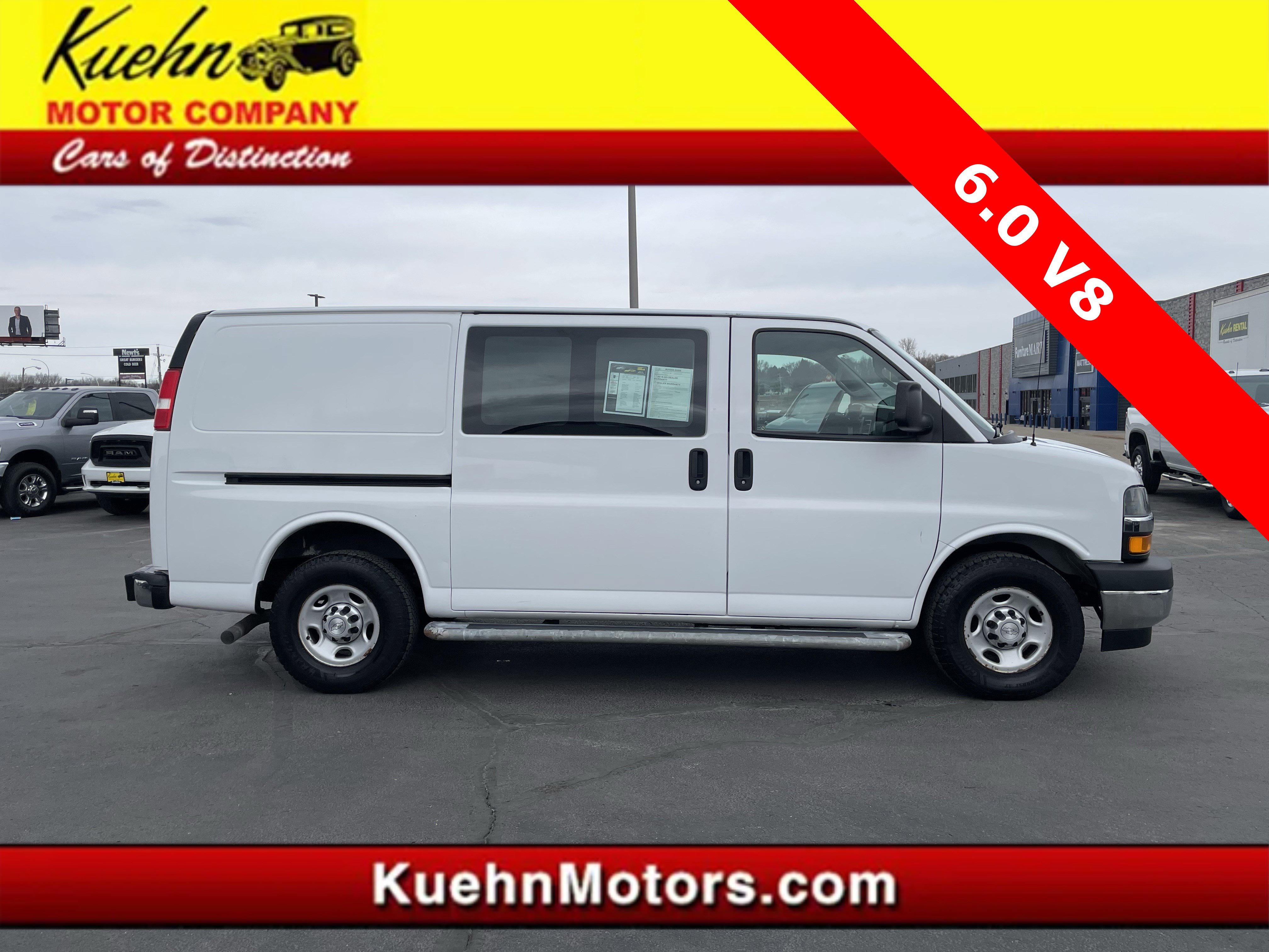 Used 2018 Chevrolet Express 2500 w/ Driver Convenience Package RWD image 1