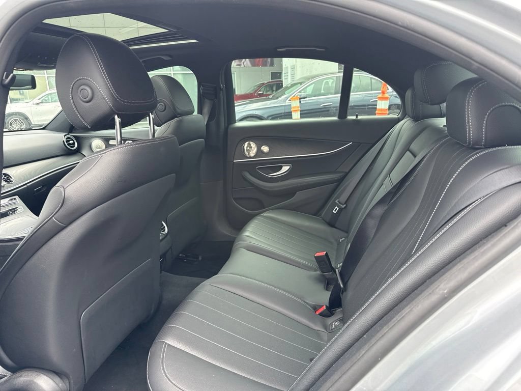 Used 2022 Mercedes-Benz E 350 Sedan w/ AMG Line Exterior image 7