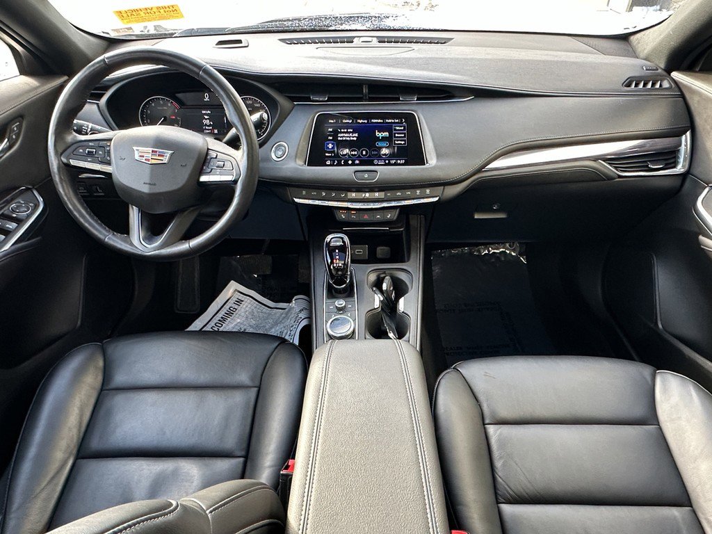 Certified 2023 Cadillac XT4 Luxury w/ Cold Weather Package image 10