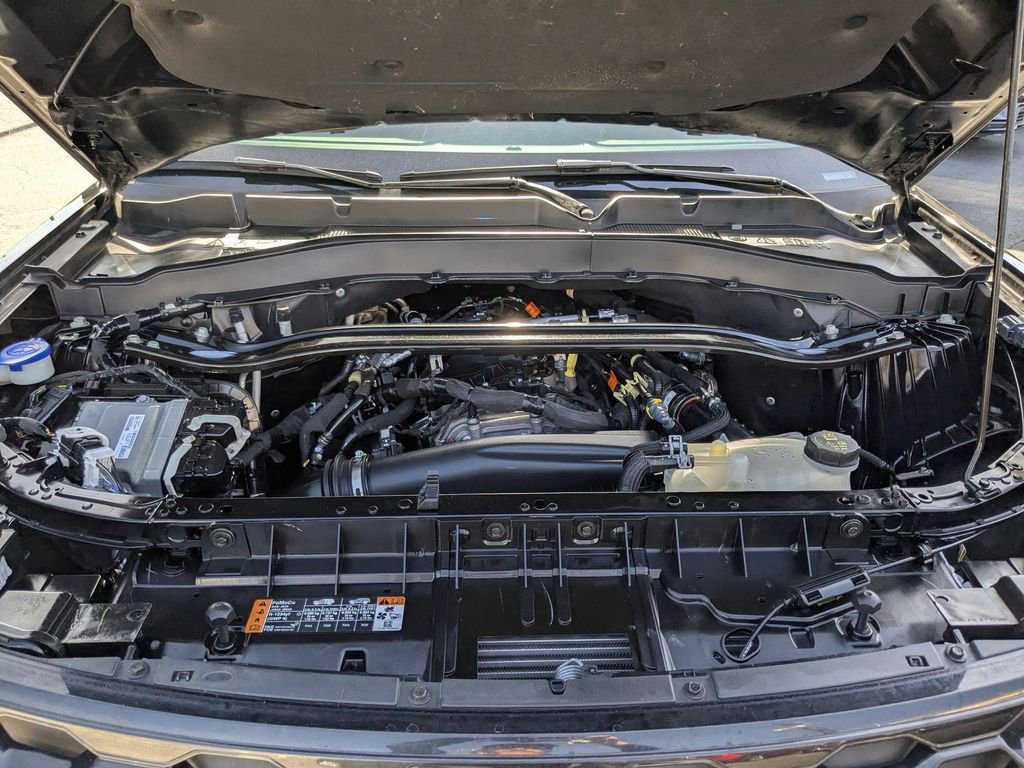 Used 2025 Ford Explorer ST-Line w/ ST-Line Street Pack image 24