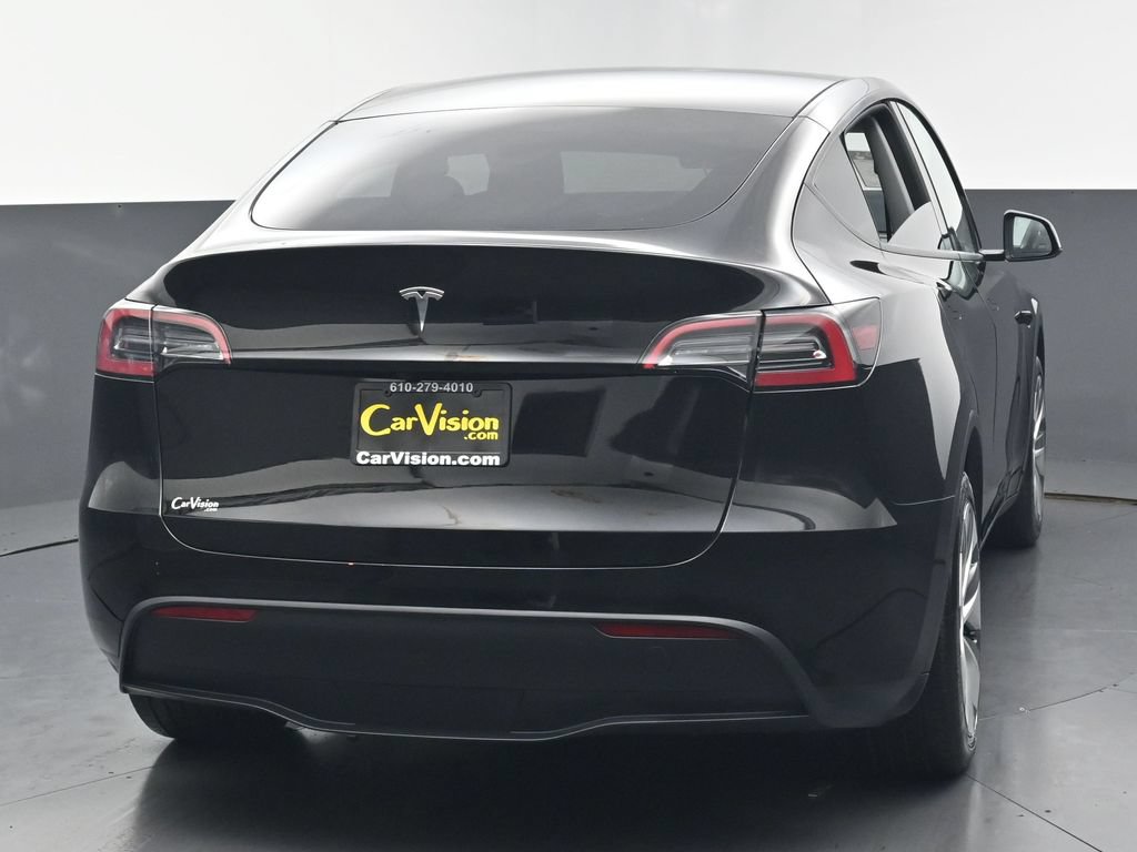 Used 2023 Tesla Model Y 2WD image 3