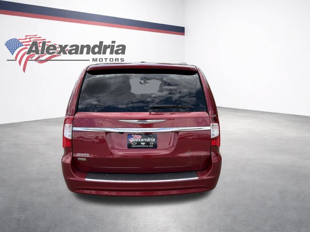 Used 2014 Chrysler Town & Country Touring FWD image 7