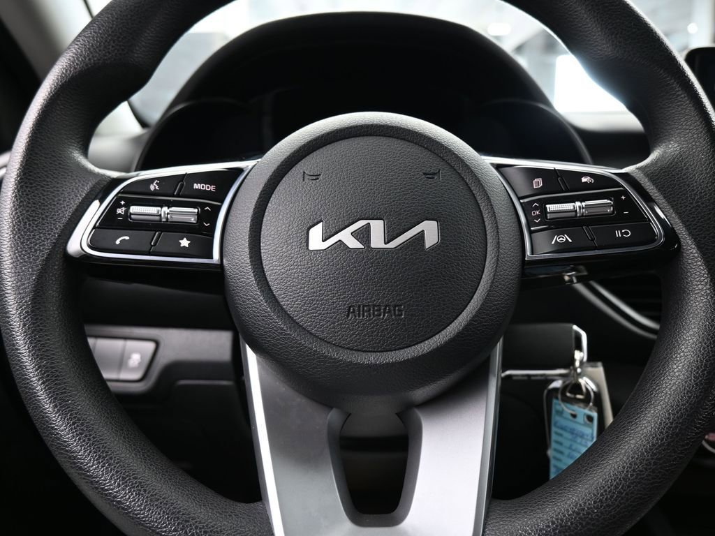 Used 2023 Kia Forte LXS w/ LXS Technology Package image 23