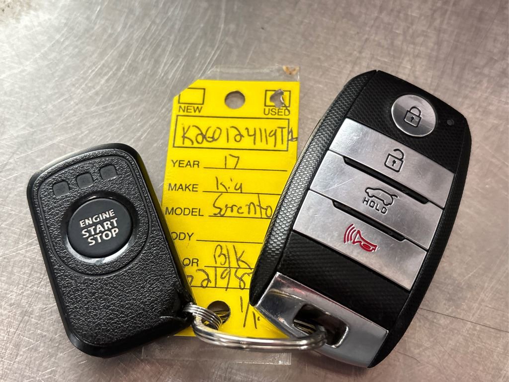 Used 2017 Kia Sorento EX image 35