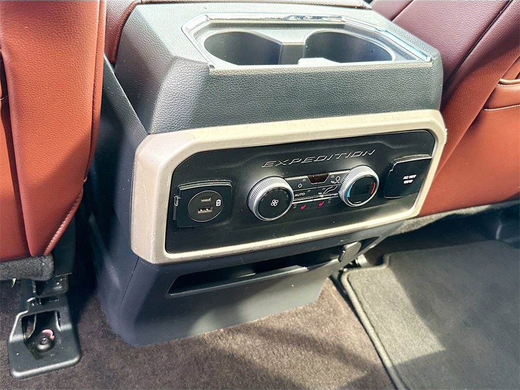 Used 2022 Ford Expedition Max Limited image 28