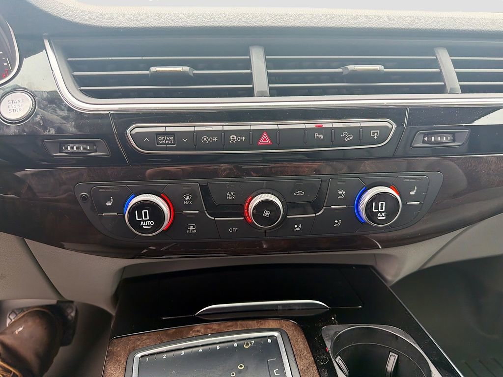 Used 2017 Audi Q7 3.0T Premium Plus w/ Premium Plus Package image 33