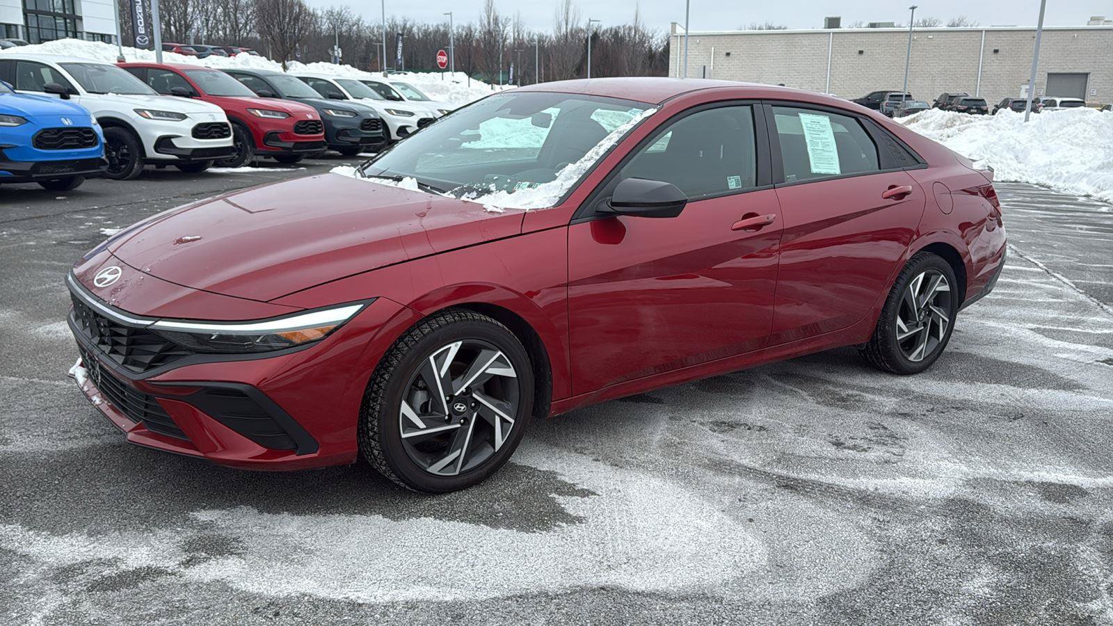 Used 2025 Hyundai Elantra Sport FWD image 12