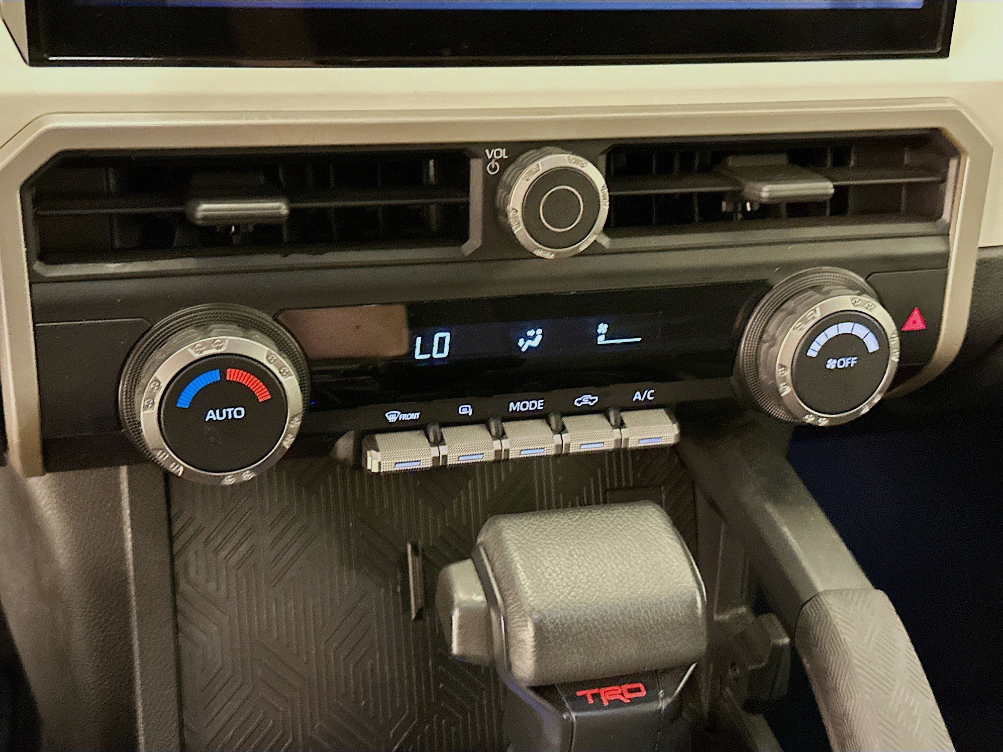 Used 2024 Toyota Tacoma TRD Off-Road image 24