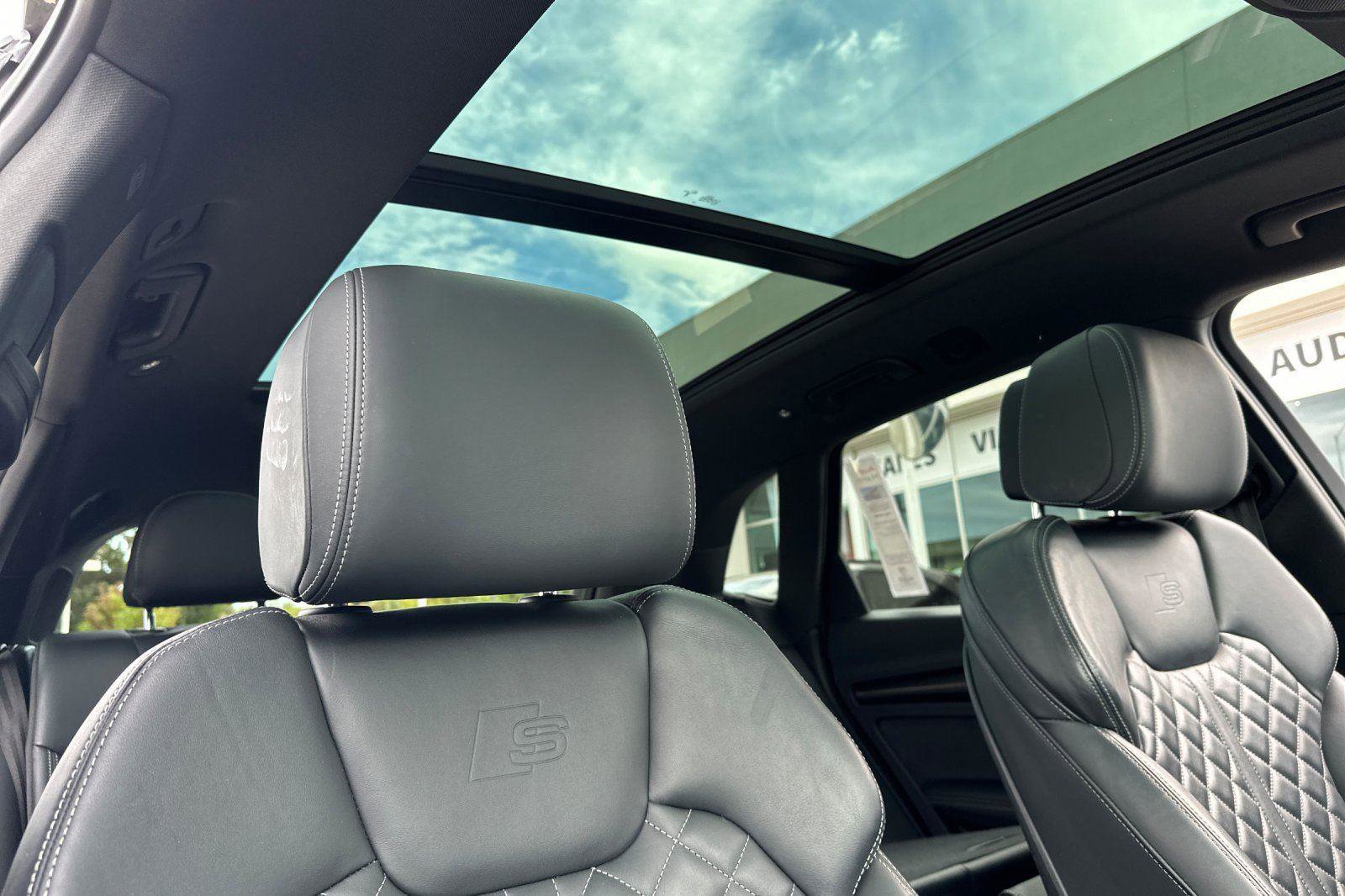 Used 2023 Audi SQ5 Prestige w/ Prestige Package image 16