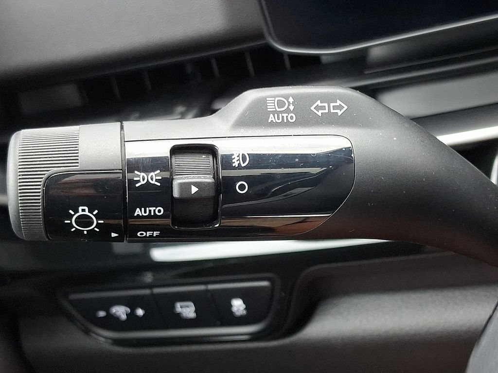 Certified 2025 Kia Carnival SX Prestige FWD image 29
