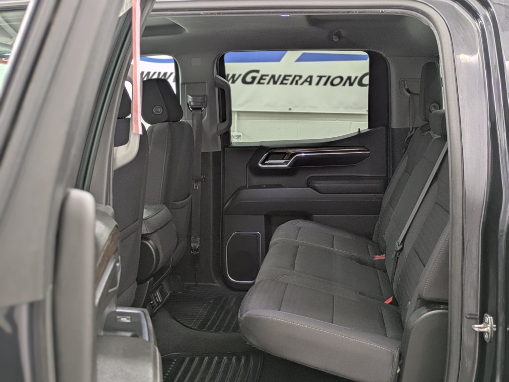 Used 2023 Chevrolet Silverado 1500 LT AWD/4WD image 14