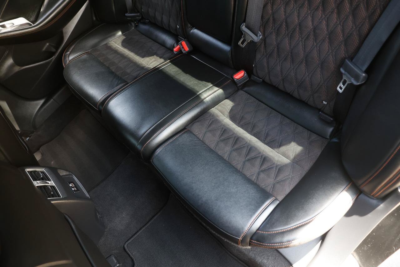Used 2023 Nissan Maxima SR w/ Sport Mat Group FWD image 10