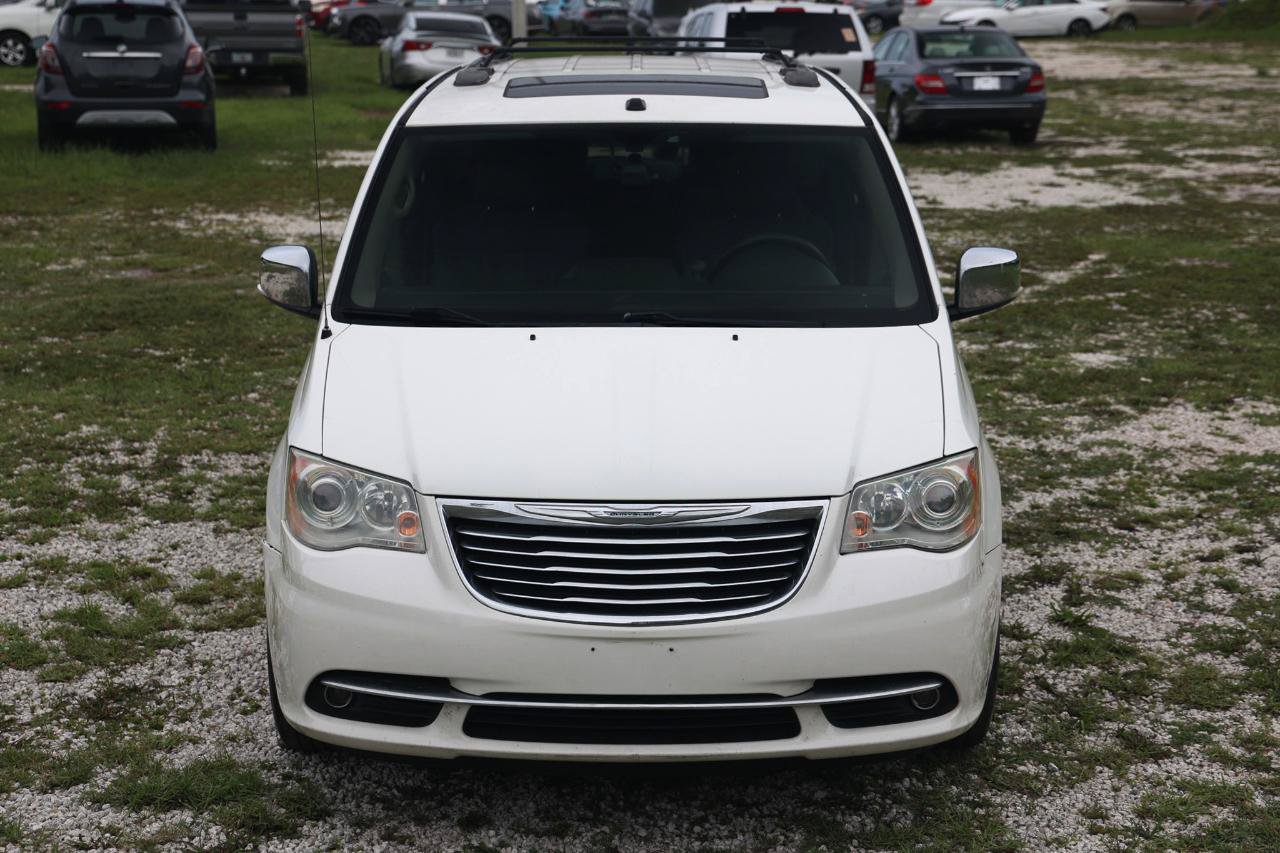 Used 2011 Chrysler Town & Country Limited w/ Trailer Tow Group FWD image 19