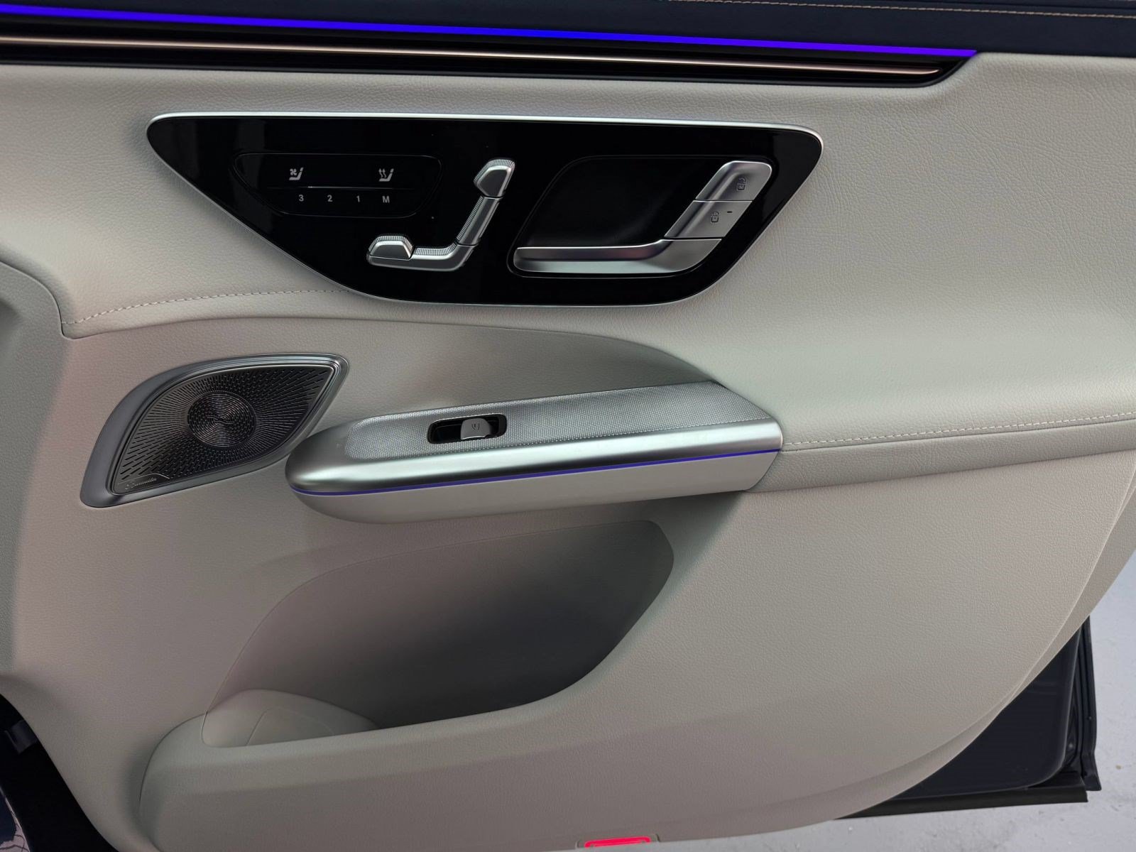 New 2027 Mercedes-Benz EQE 320 4MATIC SUV image 28