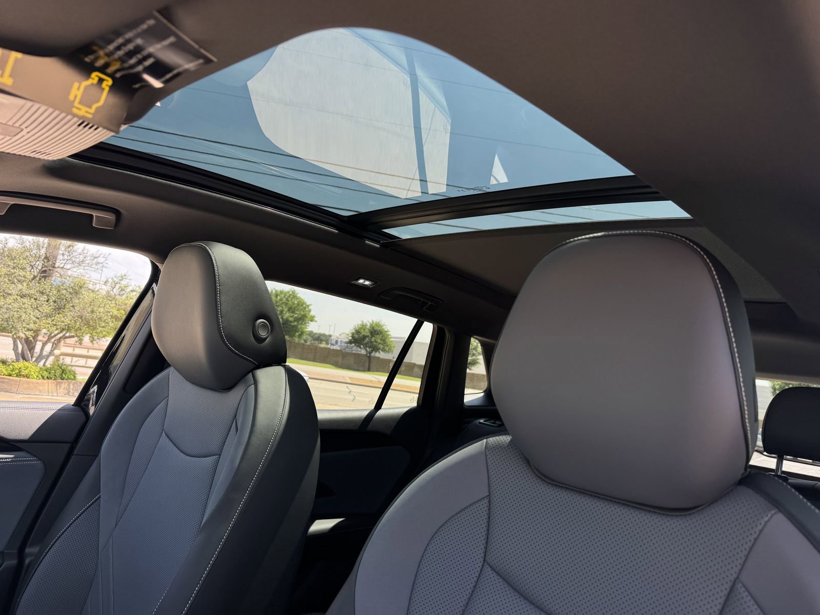 New 2026 Volkswagen Tiguan SE R-Line FWD image 25