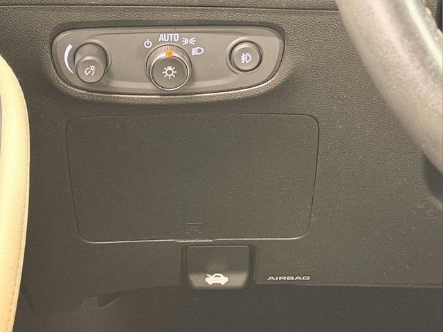 Used 2021 Buick Encore GX Select w/ Sport Touring Package FWD image 32