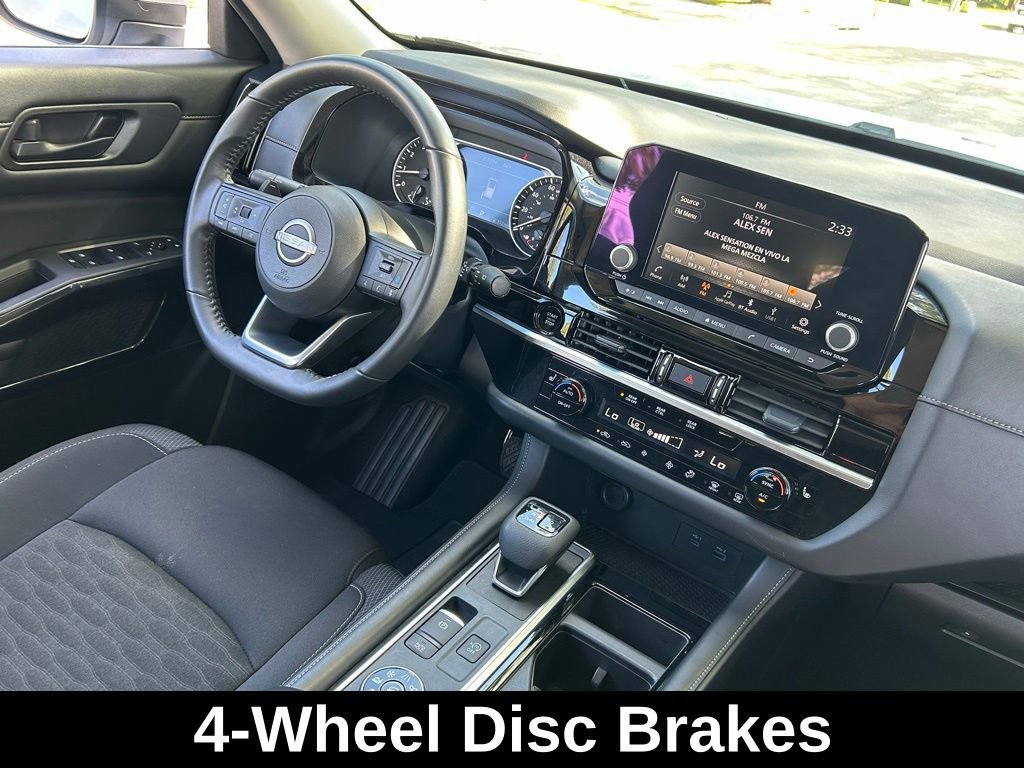 Used 2025 Nissan Pathfinder SV image 12