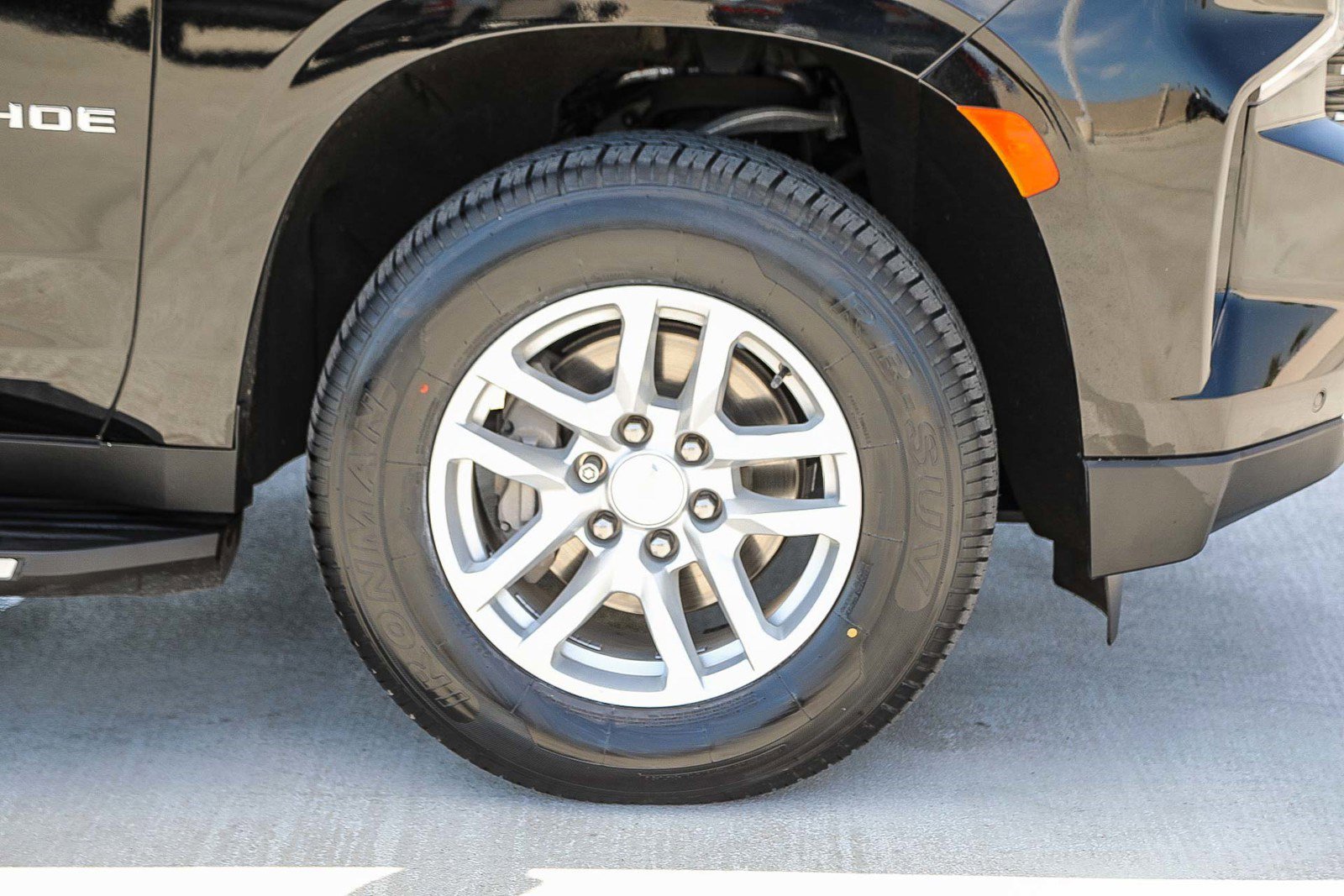 Used 2023 Chevrolet Tahoe LT w/ Luxury Package RWD image 10