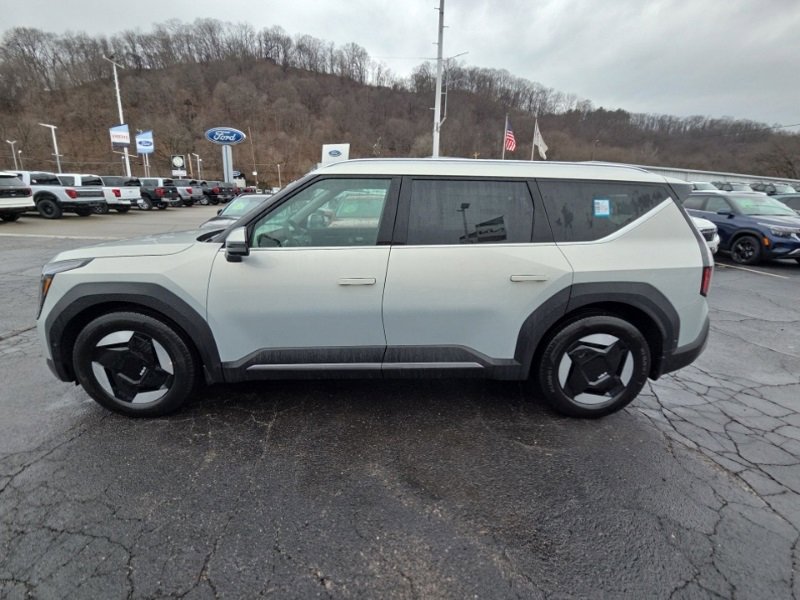 New 2026 Kia EV9 Wind image 4