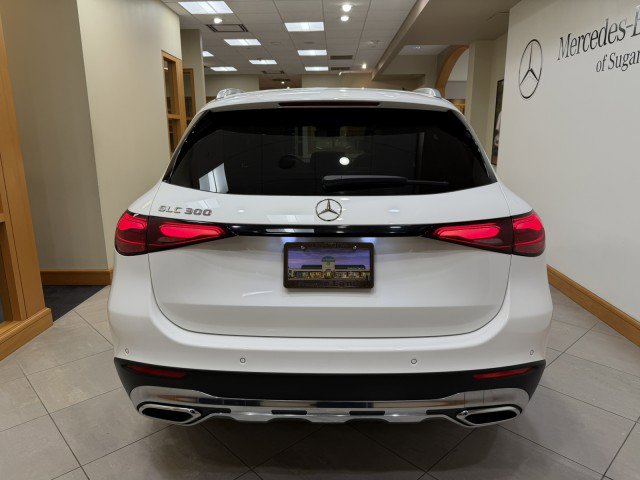 Certified 2025 Mercedes-Benz GLC 300 image 4