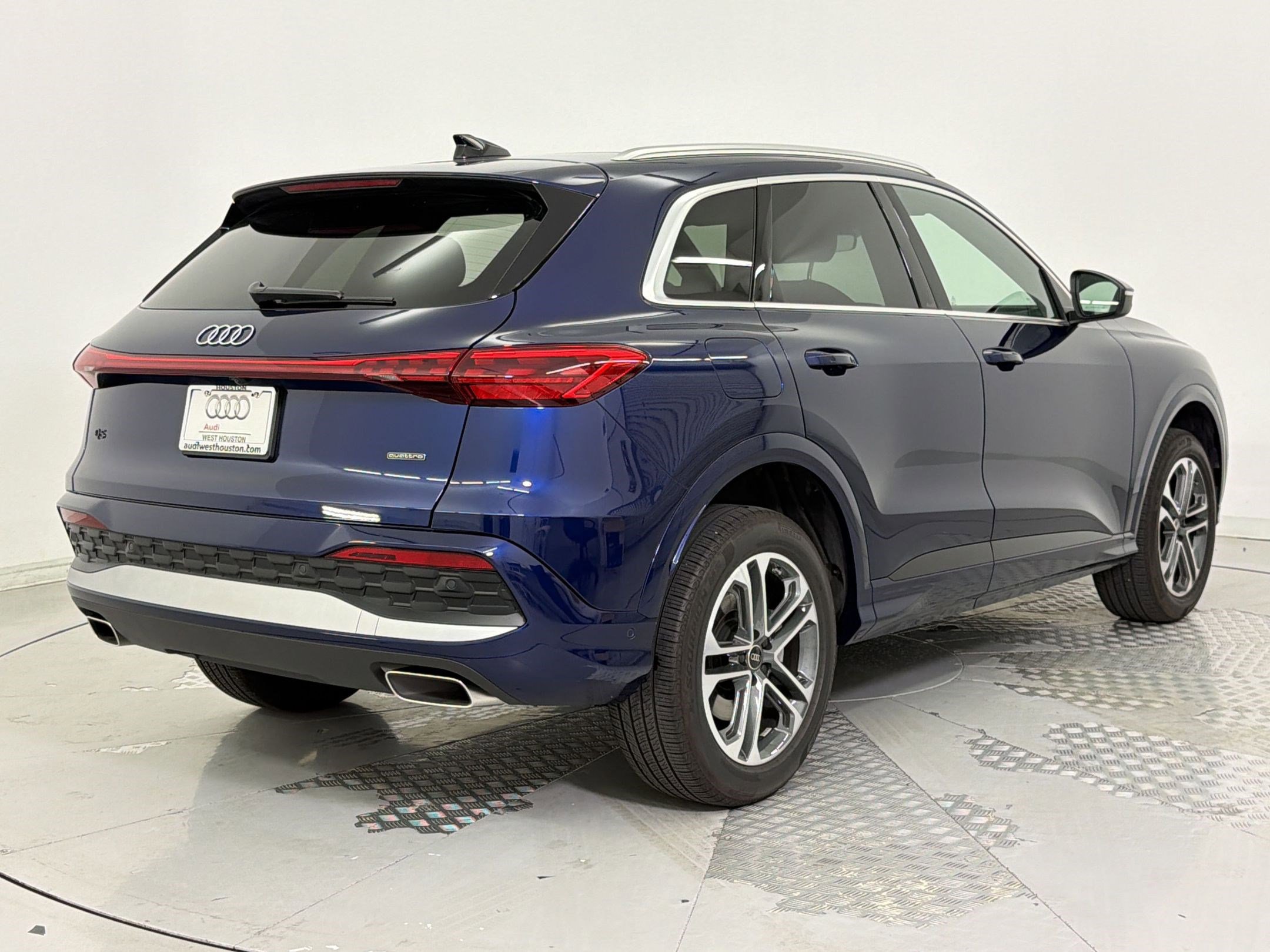 Certified 2025 Audi Q5 Premium w/ Convenience Package image 9
