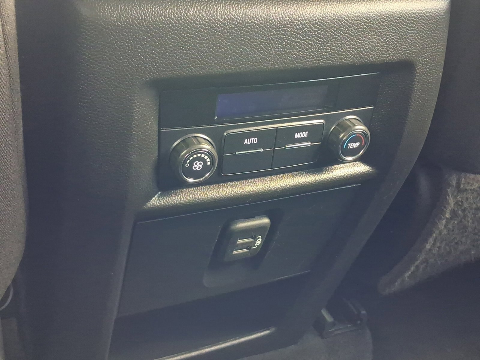 Used 2020 Chevrolet Traverse LT FWD image 25
