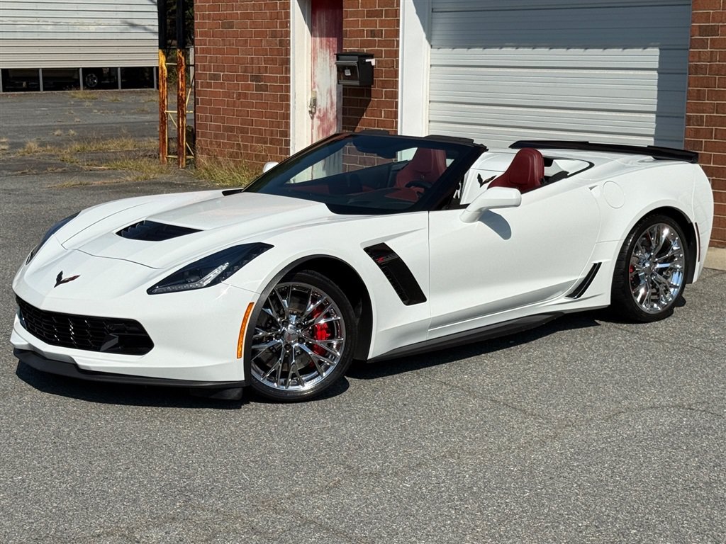Used 2018 Chevrolet Corvette Z06 RWD image 12