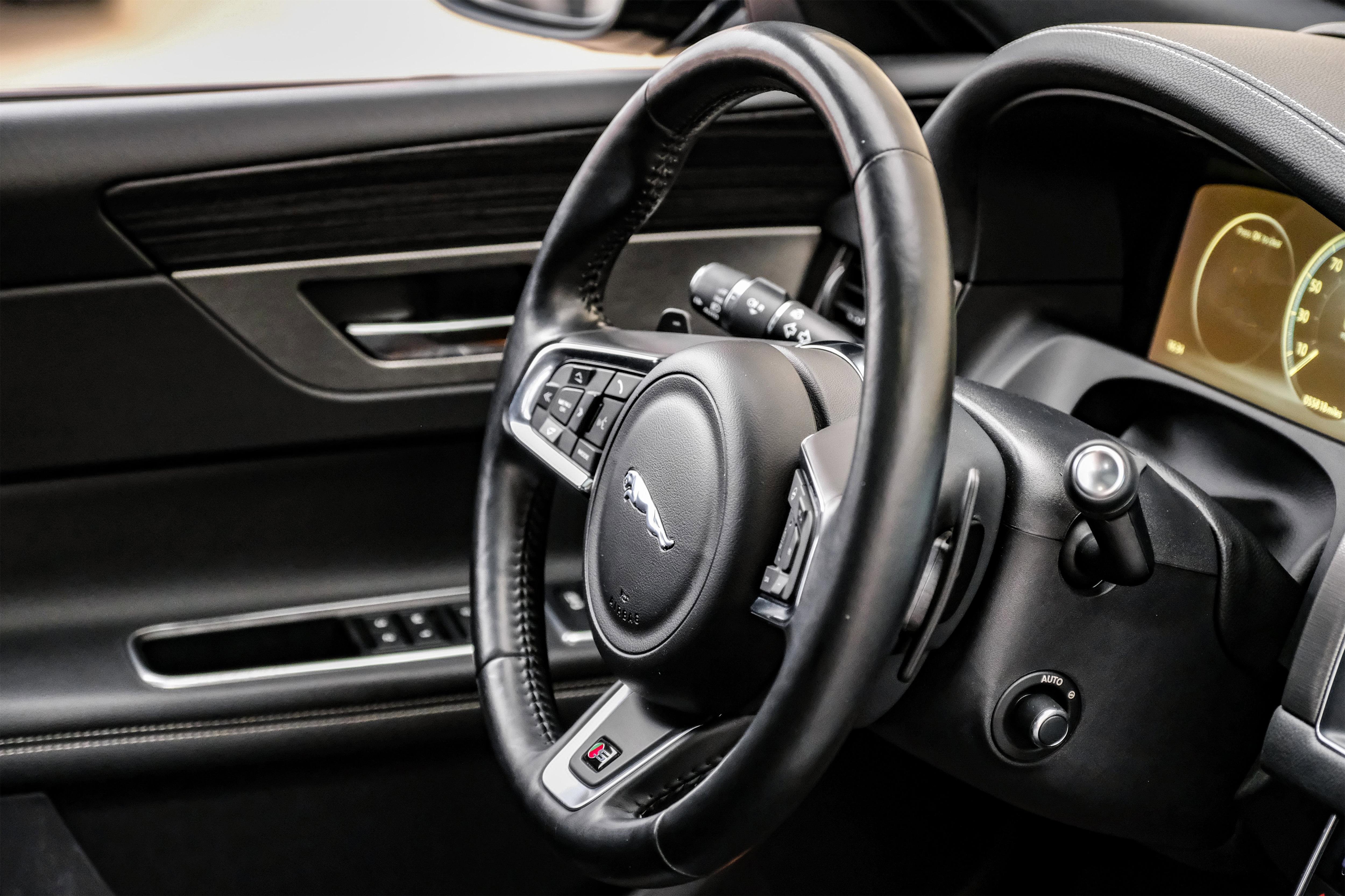 Used 2017 Jaguar XF S image 13