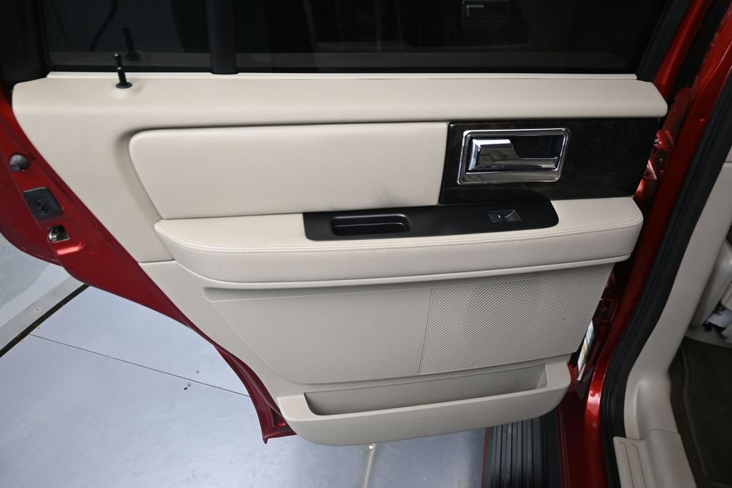 Used 2017 Lincoln Navigator Select AWD/4WD image 29
