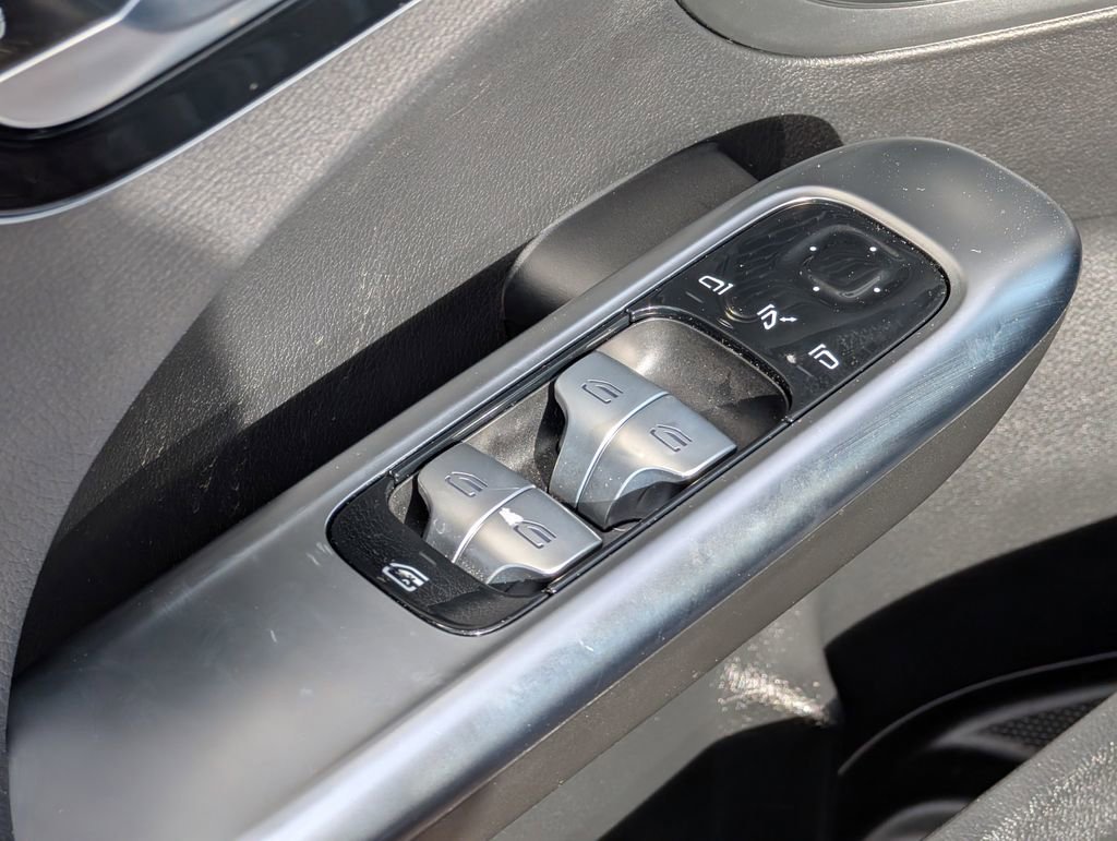 Used 2025 Mercedes-Benz C 300 4MATIC Sedan image 21