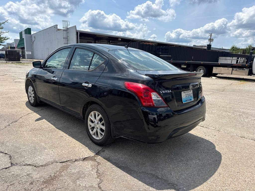 Used 2015 Nissan Versa SV w/ SV Appearance Package FWD image 3