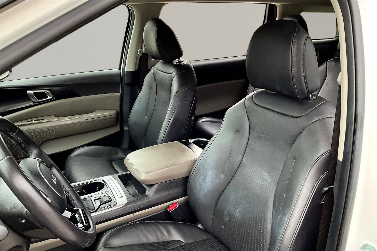 Used 2025 Kia Carnival FWD image 21