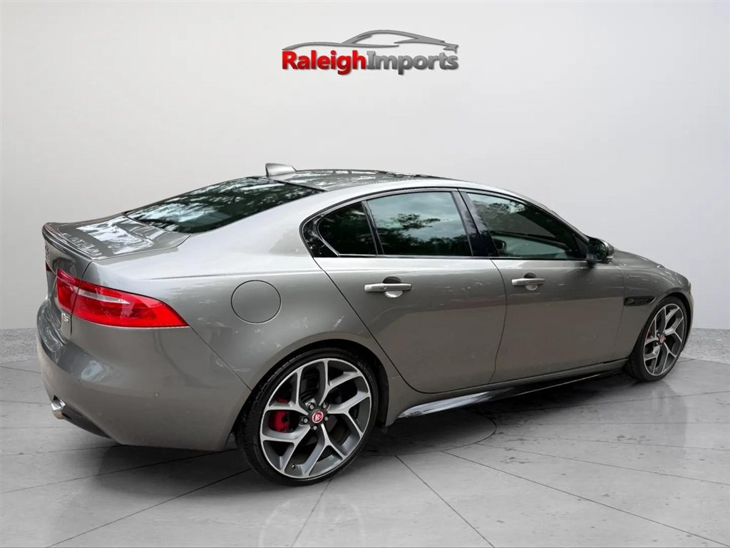 Used 2019 Jaguar XE S RWD image 6