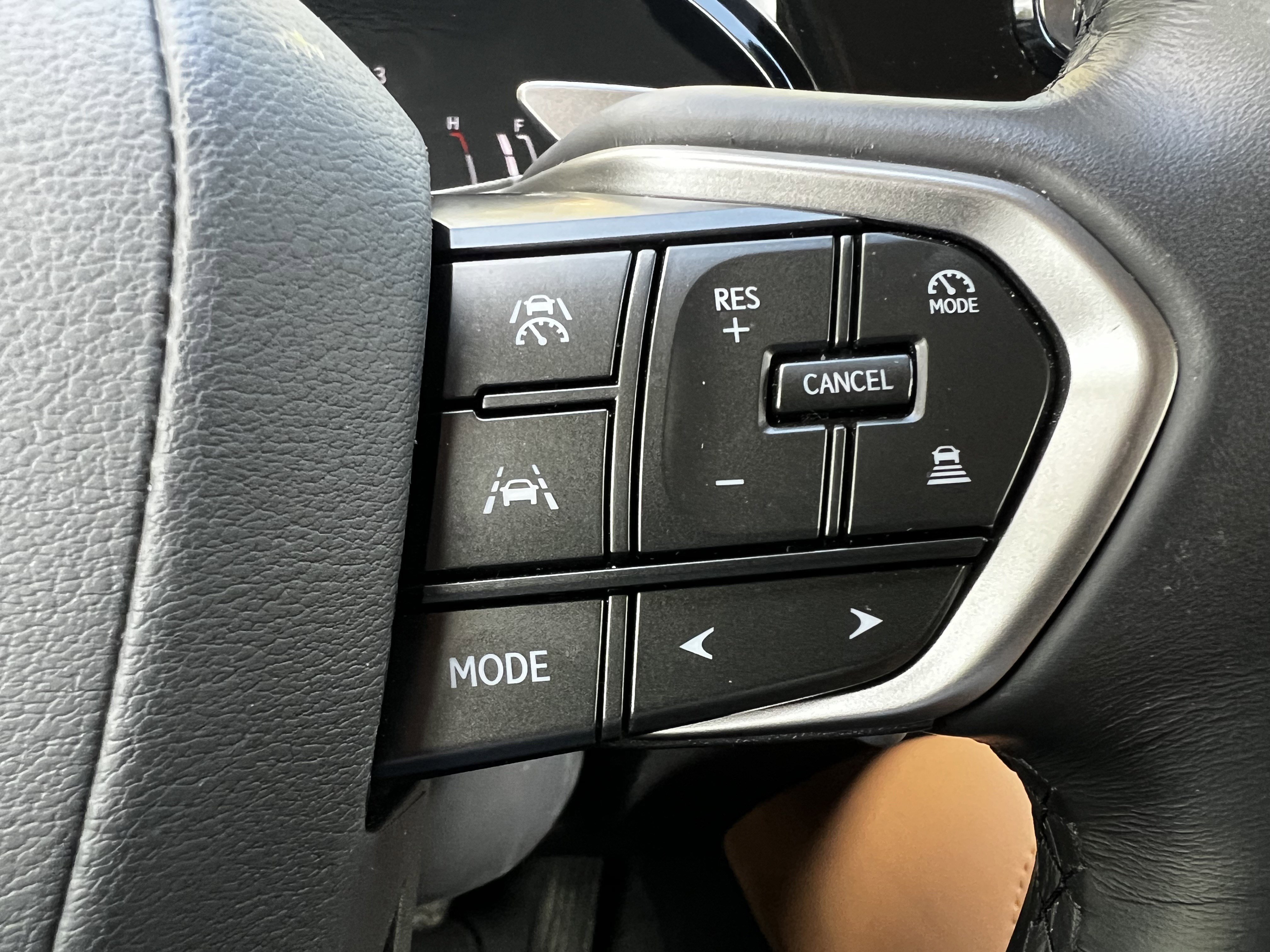 Used 2025 Lexus NX 250 FWD w/ Towing Package (2000 Lbs) image 18