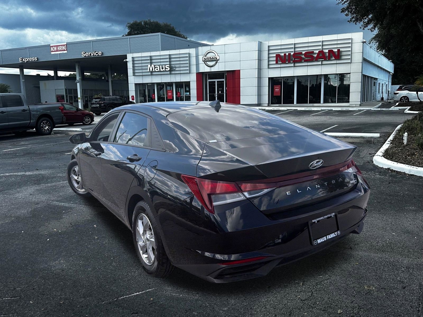 Used 2021 Hyundai Elantra SE w/ Preferred Accessory Package image 6