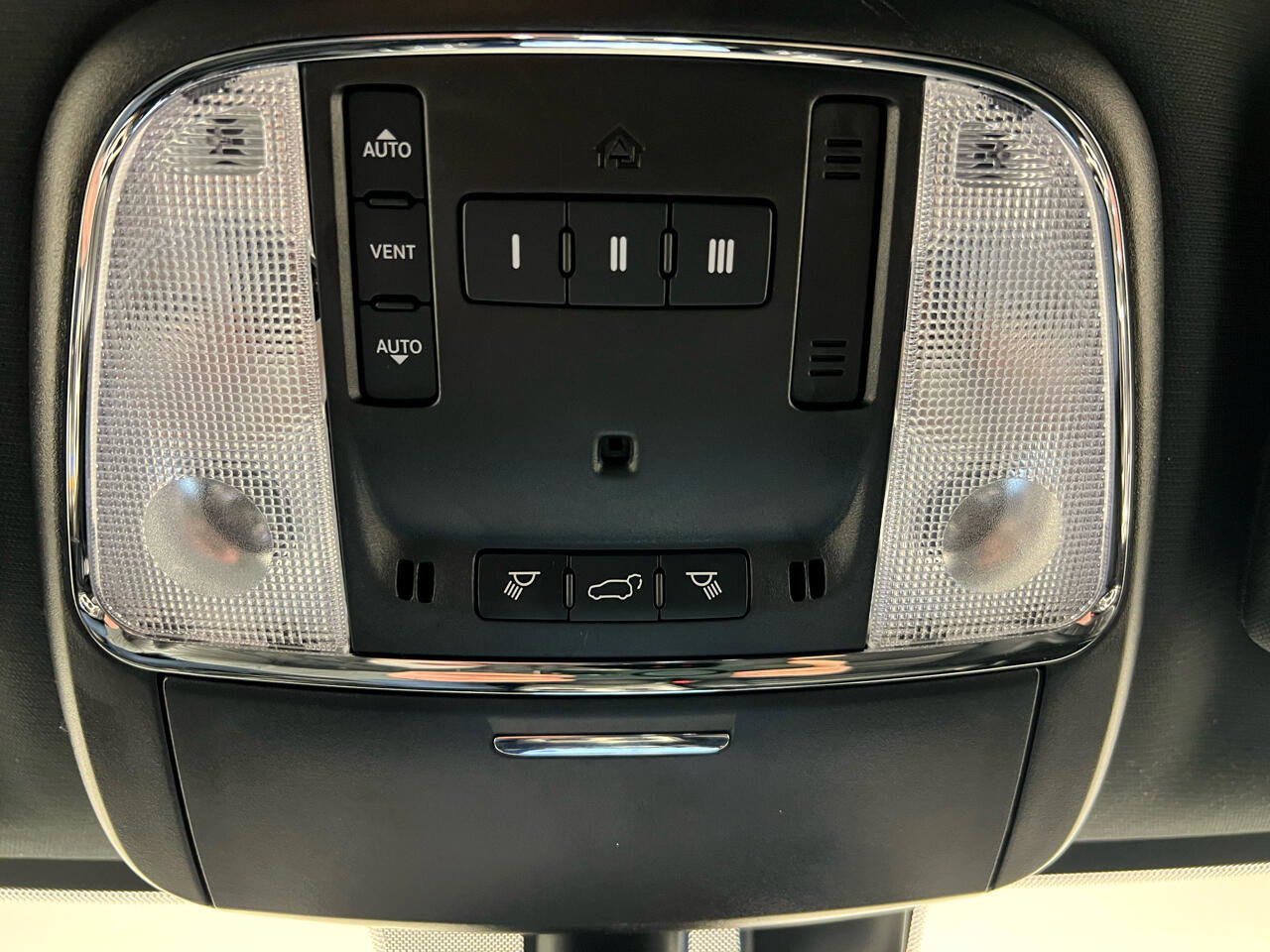 Used 2022 Jeep Grand Cherokee Limited image 27