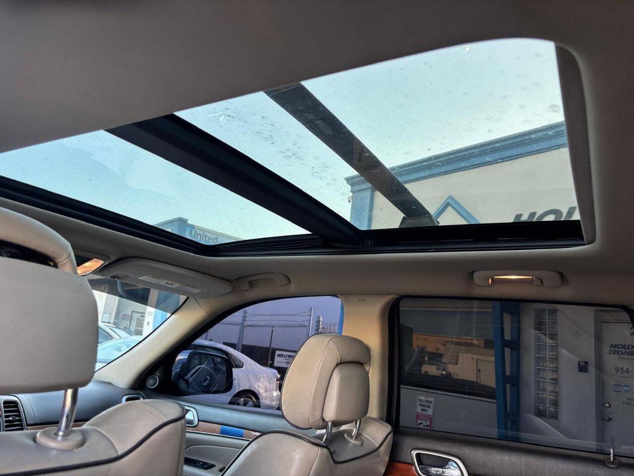 Used 2012 Jeep Grand Cherokee Overland image 22