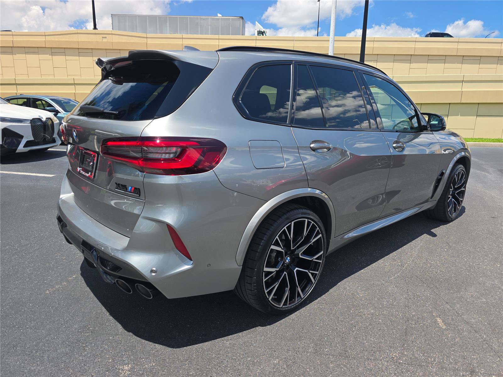 Used 2021 BMW X5 M w/ Competition Package AWD/4WD image 3