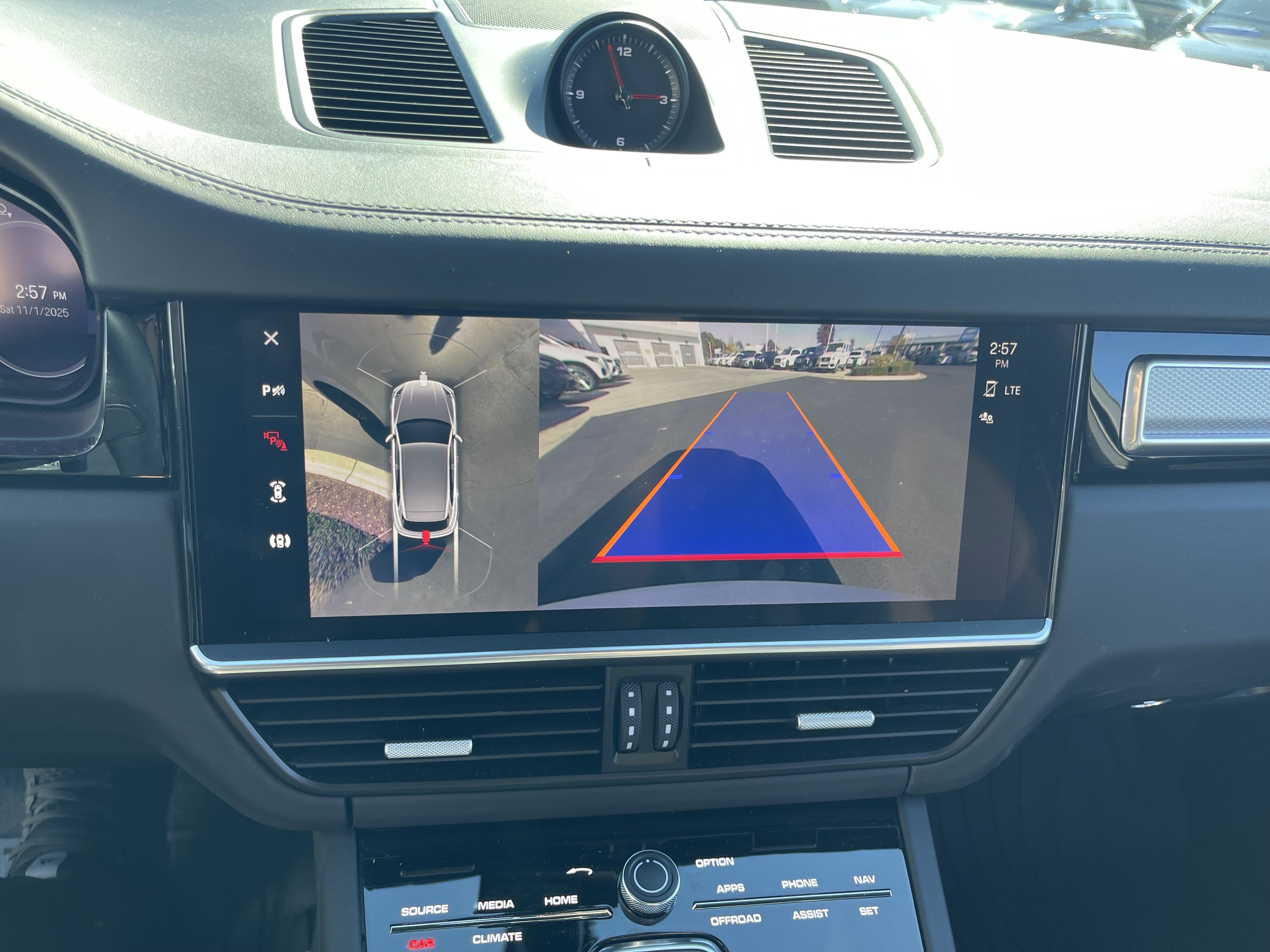 Used 2023 Porsche Cayenne S image 25