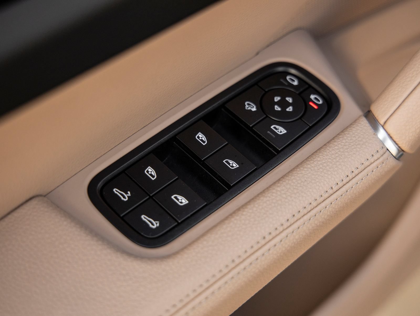 Certified 2023 Porsche Cayenne AWD/4WD image 22