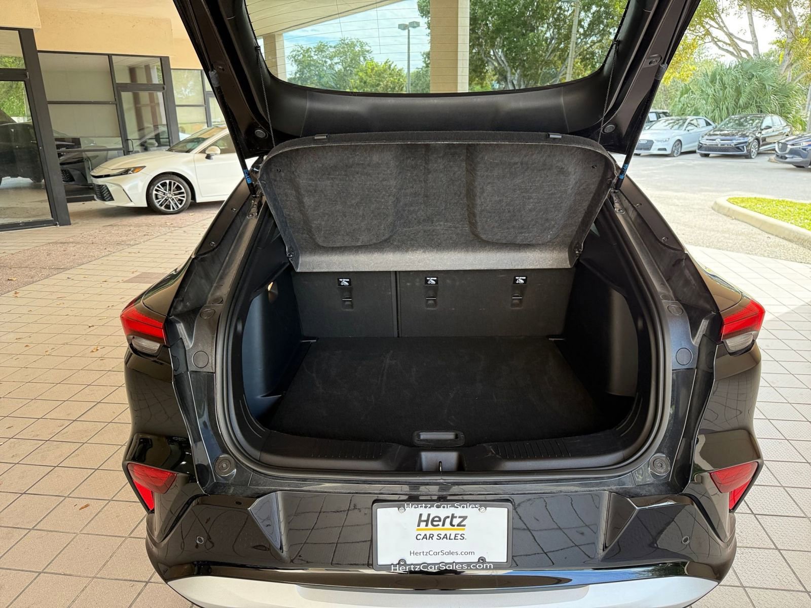 Used 2025 Buick Envista Sport Touring image 24